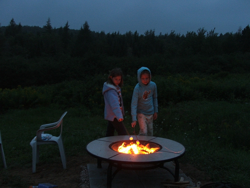 DSCF7187.JPG - and smores!