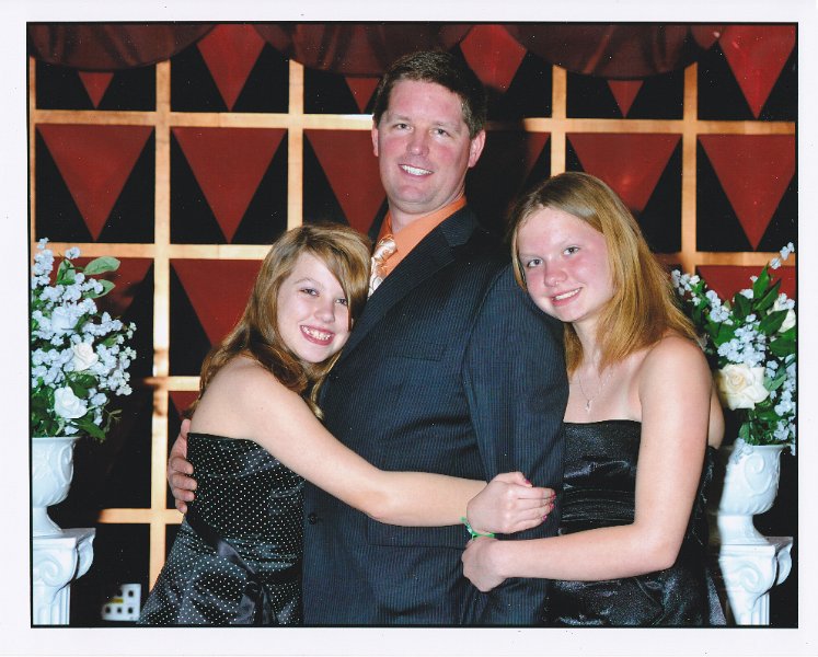 wedding_dad_and_lil_girls_0002.jpg