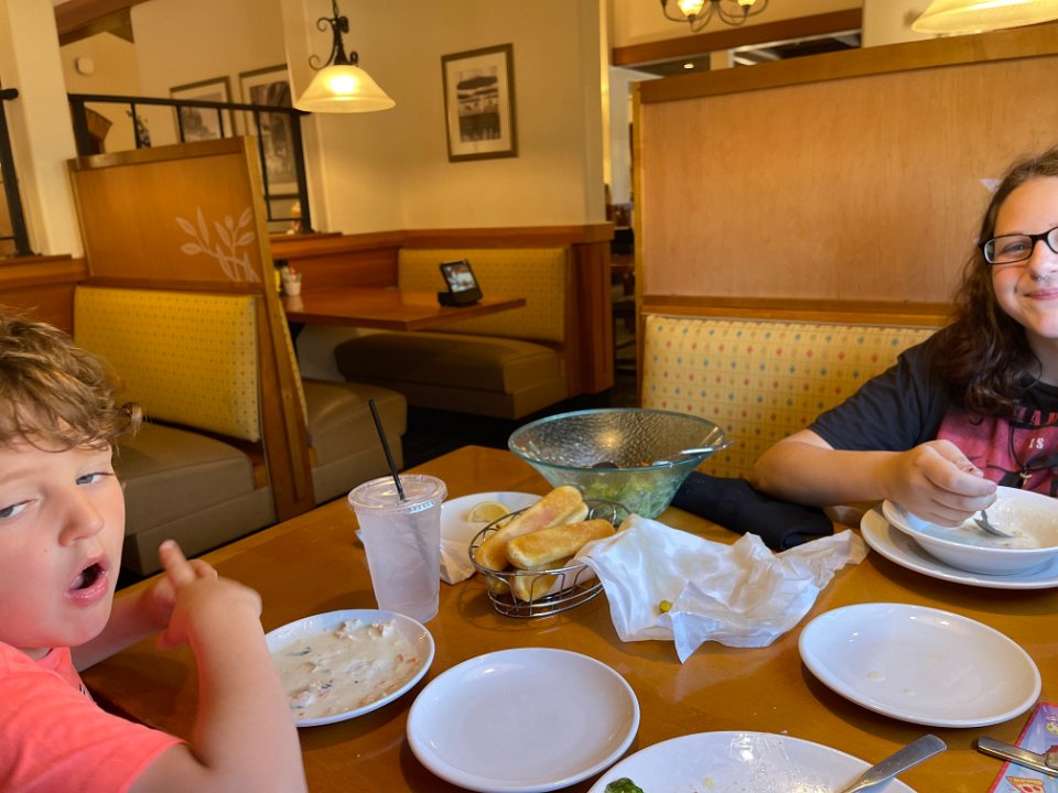 67993877966  CD3468C0-4828-4253-B8B4-D2A29BC49091