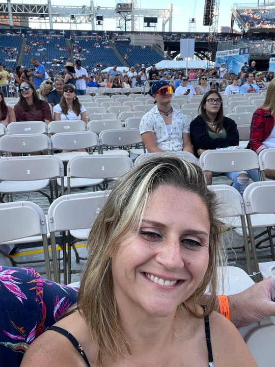 68332792600  F2BD15DB-E82E-4F97-B4A6-7A7A5FE9D936